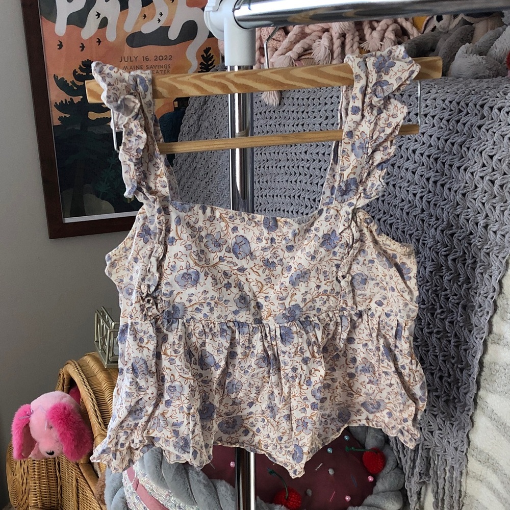 Billabong Floral Ruffle short/cropped Blouse - Cream and blue